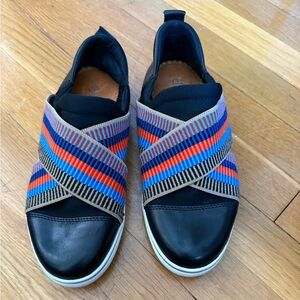 Bernie Mev. Wylie Black Leather Slip On Shoes Woven Blue Orange Strap Size 38 7